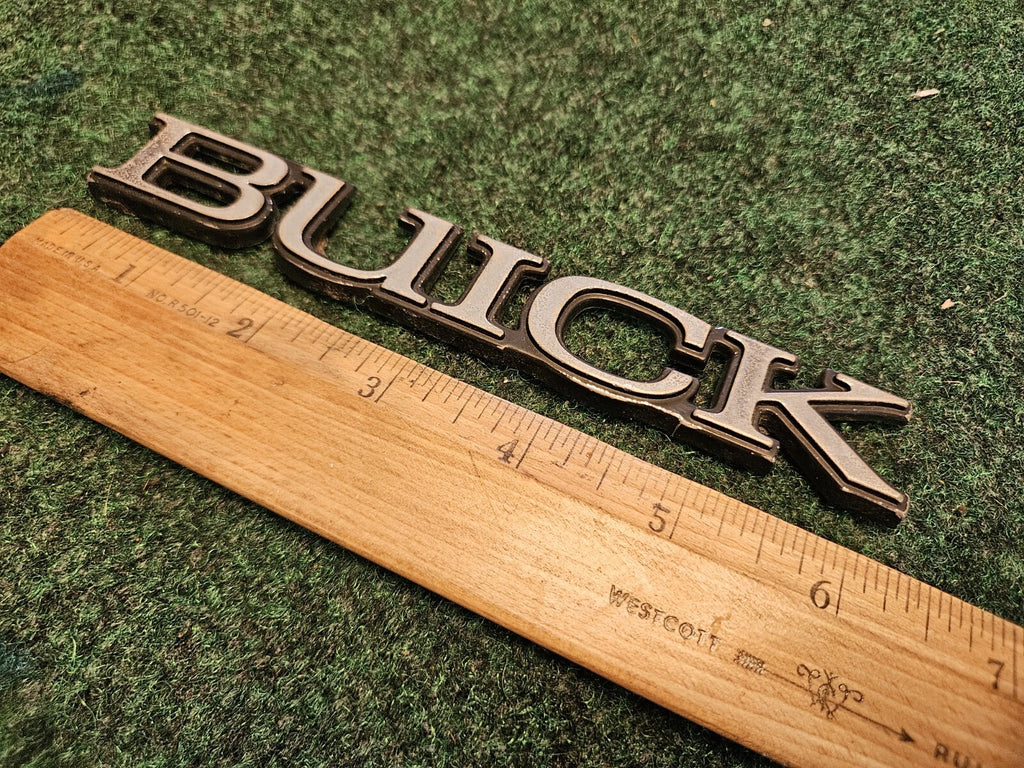 BUICK SIDE EMBLEM LOGO BADGE SYMBOL NAME PLATE BADGE USED 5M4