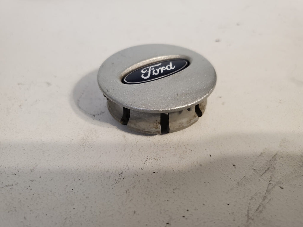 01-06 Ford Escape Wheel Center Hub Cap Hubcap Cover 02 03 04 05 YL84-1A096-F 5L3