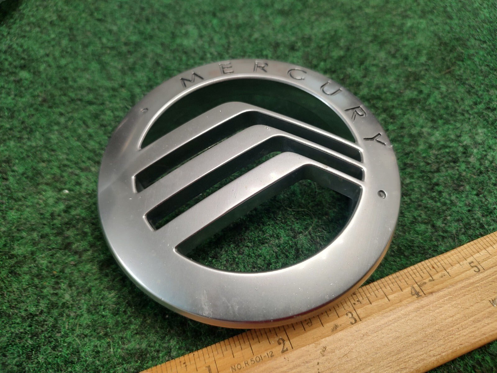 02 03 04 05 MERCURY MOUNTAINEER FRONT GRILLE EMBLEM LOGO BADGE SIGN SYMBOL 3S2