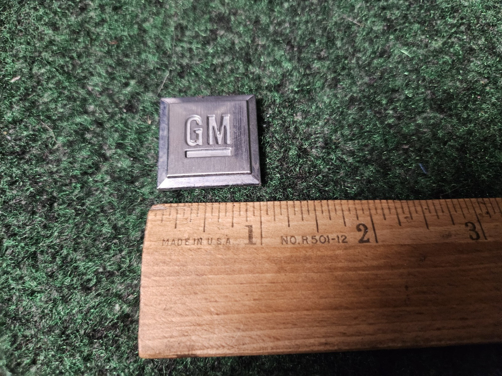 GM Logo Mark of Excellence 1" Fender Door Nameplate Emblem Badge Chrome 2L4