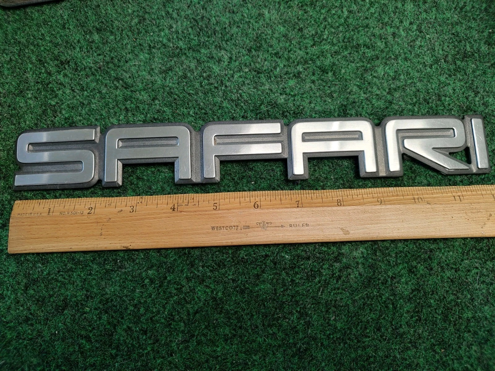 1995-2005 GMC Safari Rear Door Emblem Badge Logo Nameplate Name 15690681 2S2