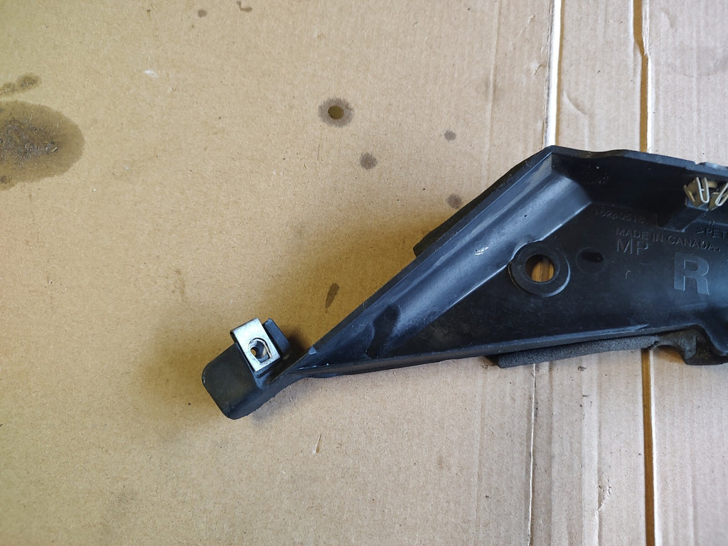 05-13 OEM Chevy Corvette C6 Windshield RH A Pillar Trim Bracket JT6
