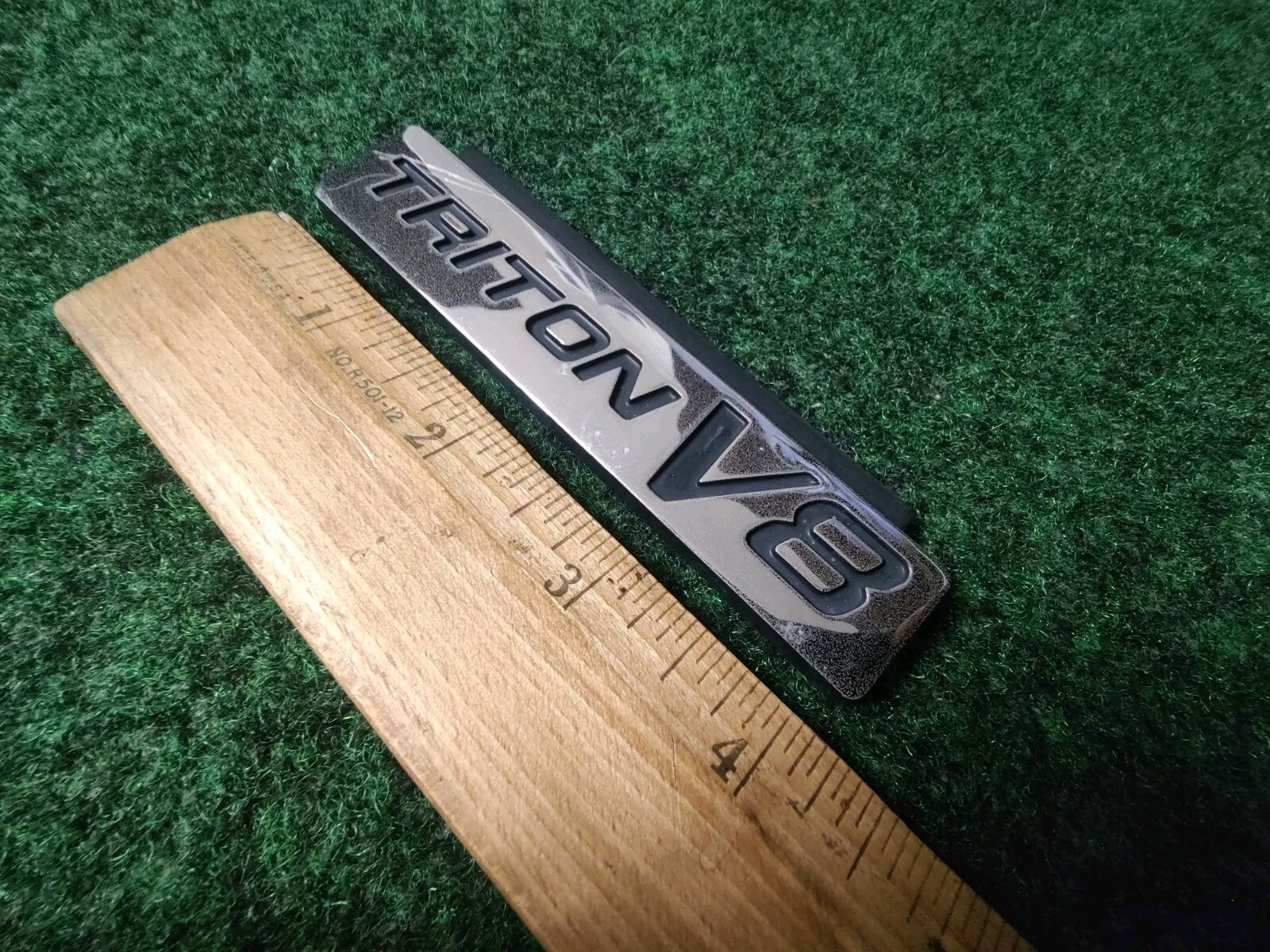 97 98 99 00 01 02 03 04 FORD F-150 TRITON V8 SIDE EMBLEM BADGE LOGO USED OEM 4L7