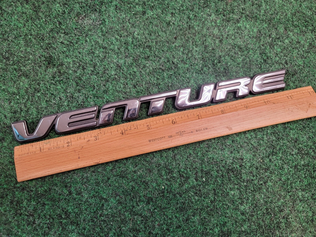 1997-2005 CHEVROLET VENTURE REAR EMBLEM BADGE LOGO CHROME OEM 1M8