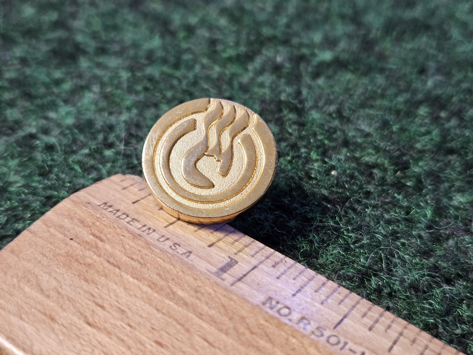 VTG Gold Toned  Lapel Hat Pinback Princess Cruise Captain's Curcle Pin