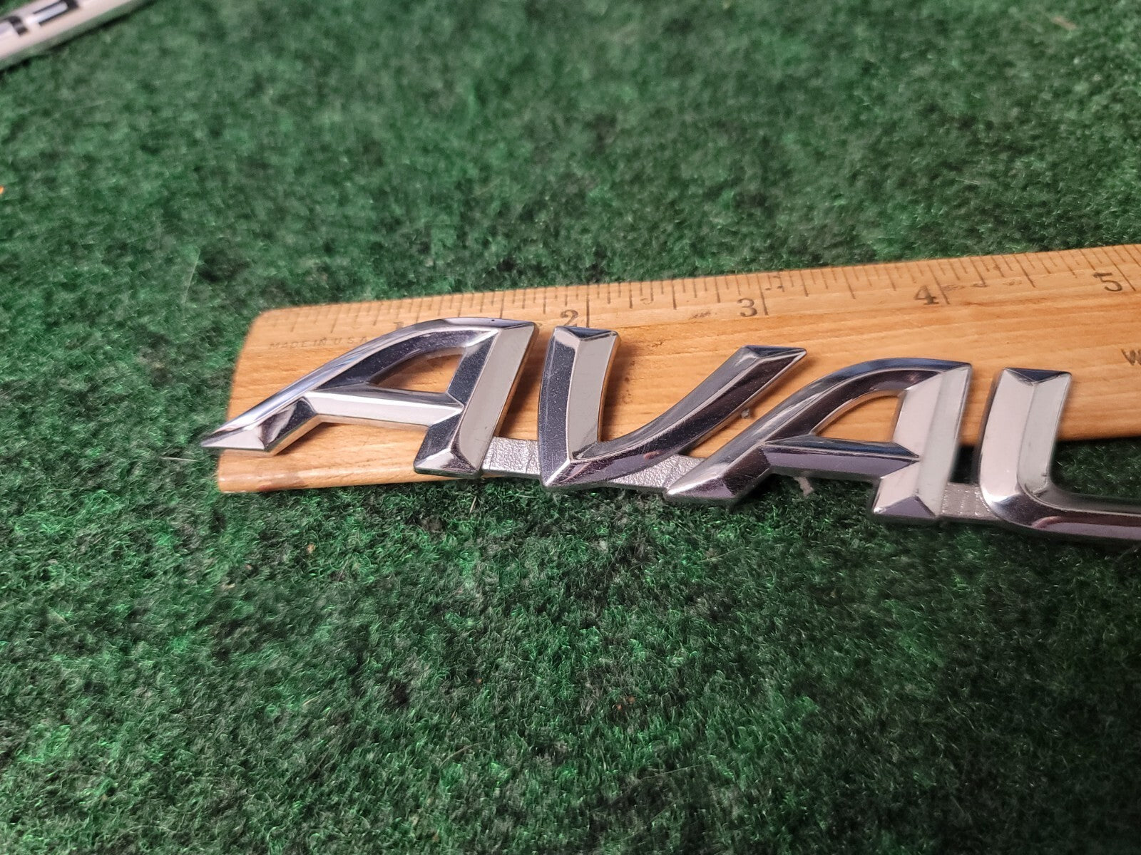 2000-2004 Toyota Avalon Rear Trunk Lid Tailgte Emblem 75442AC030 OEM 5S8