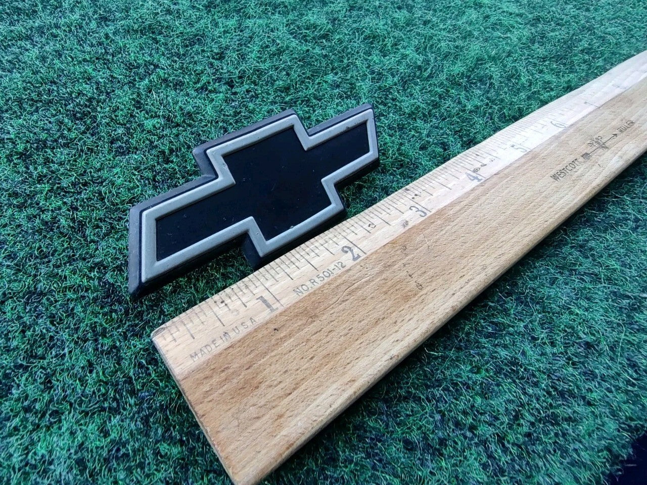 1992-1994 CHEVROLET CAVALIER LOGO BADGE SIGN SYMBOL EMBLEM Nameplate 10L4
