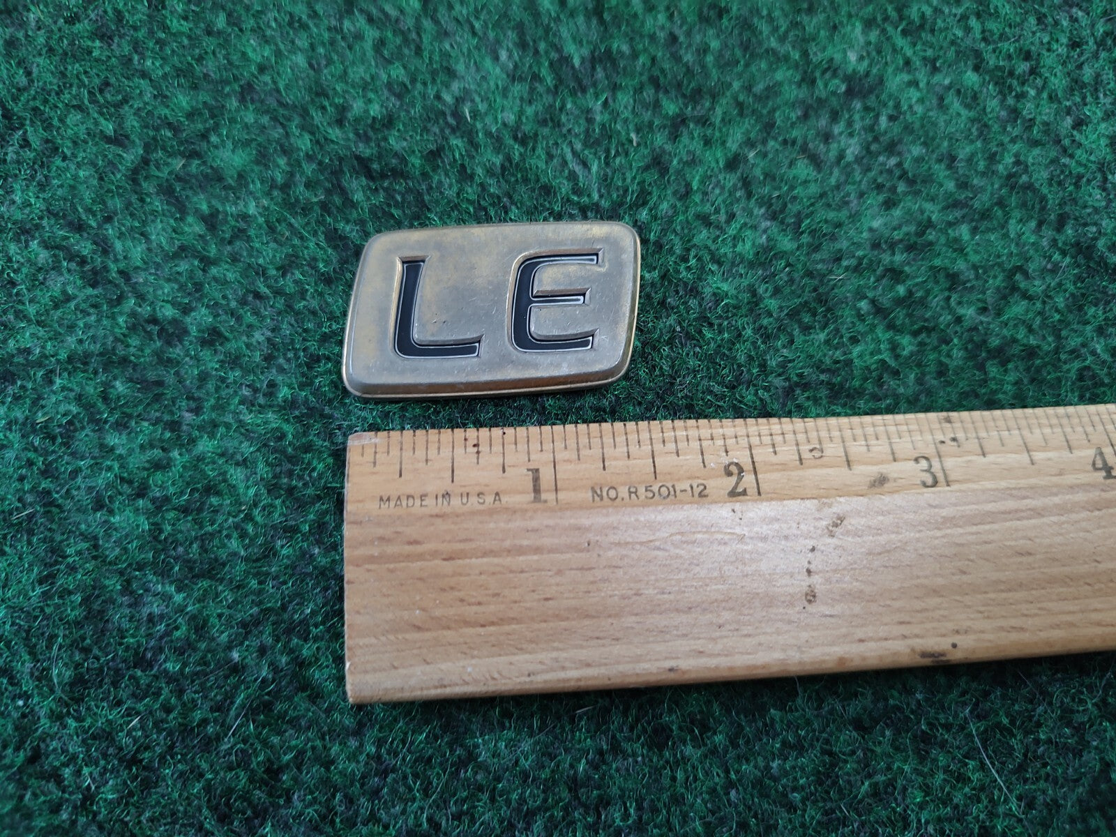 1997 - 2001 Toyota Camry LE Rear Deck Trunk Lid Emblem 75443-33080 4S1