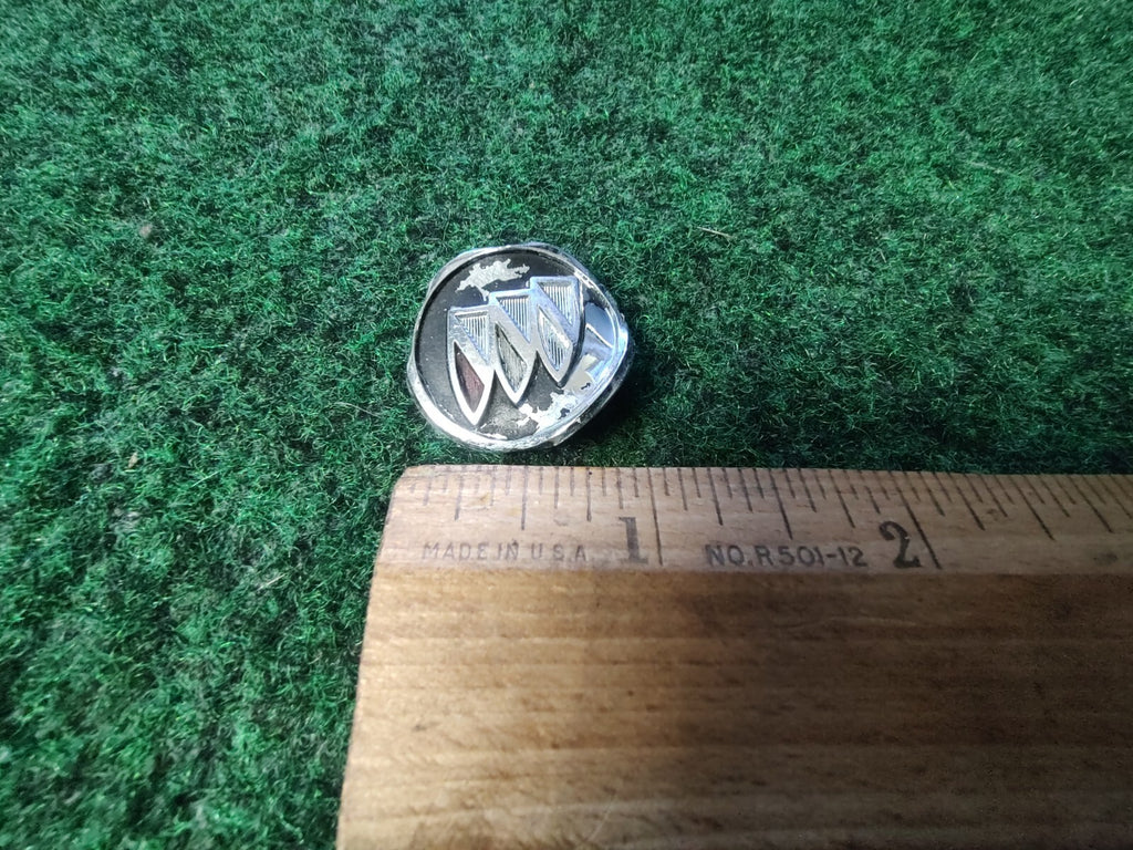 Buick OEM Steering Wheel Horn Pad Emblem Badge Logo Nameplate Name Damaged 8L2