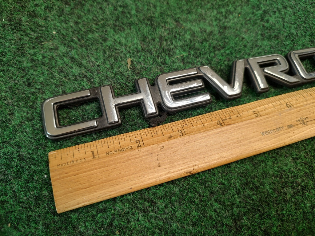 Chevrolet 1997-2003 Blazer 1999-2005 Venture Rear Emblem Badge Logo 10237582 2S6