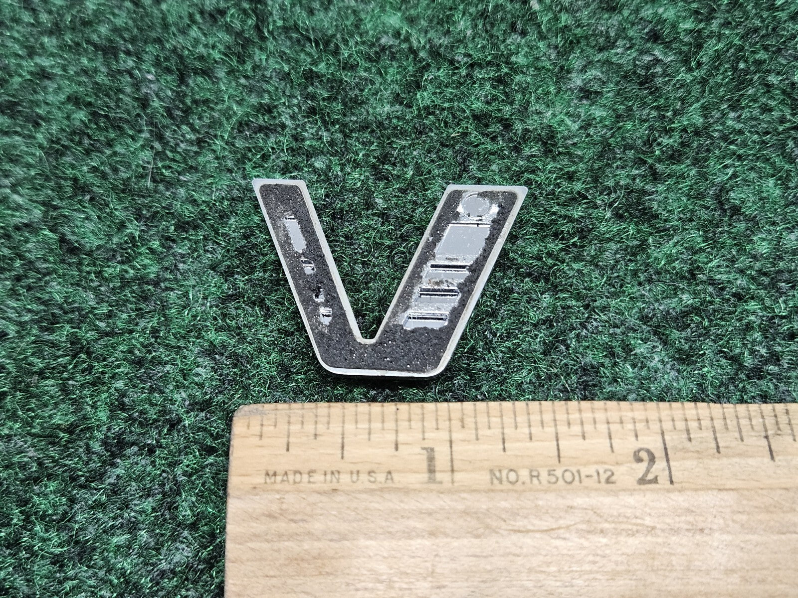 OEM "V" Chrome Individual Letter Lettering Emblem Badge Logo Nameplate 3D 7S9