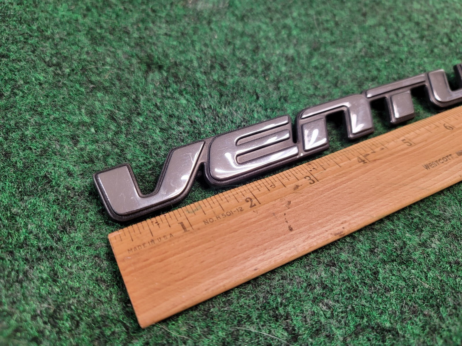 1997-2005 CHEVROLET VENTURE REAR EMBLEM BADGE LOGO CHROME OEM 1M8