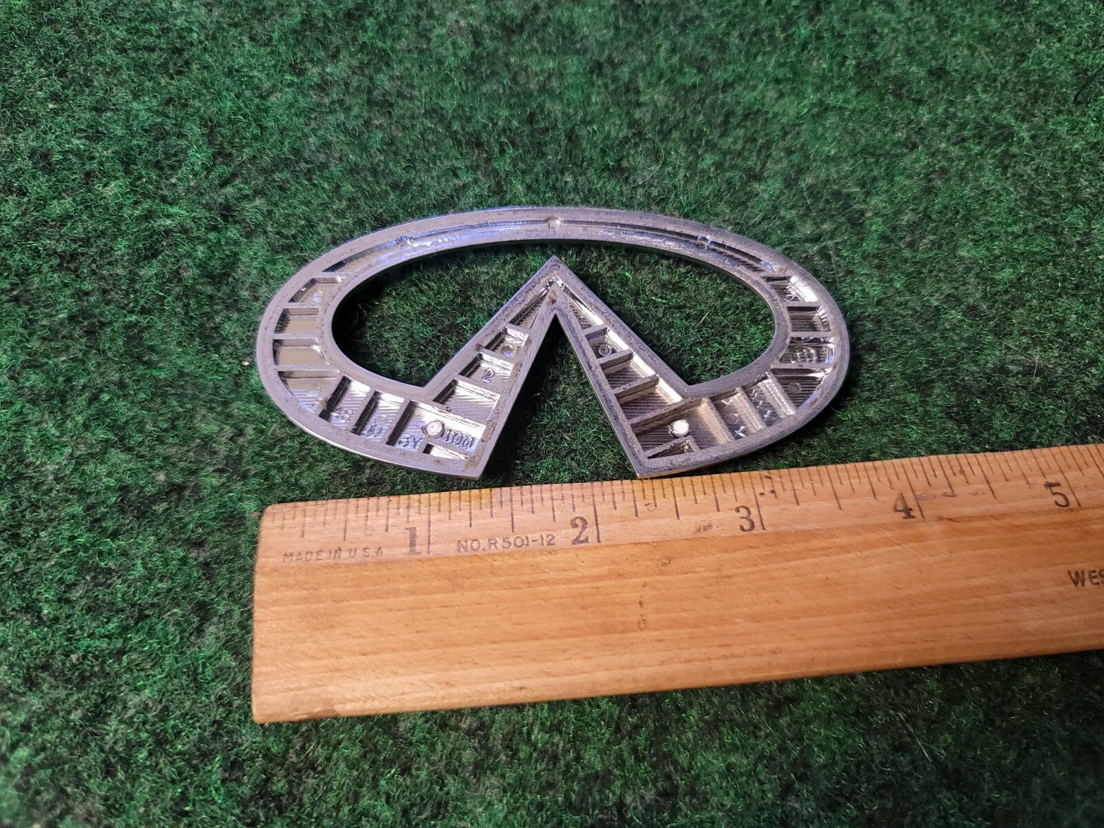 Infinti OEM 2000 2001 I30 Rear Emblem Badge Logo Nameplate Name 84890 3Y100 2S9