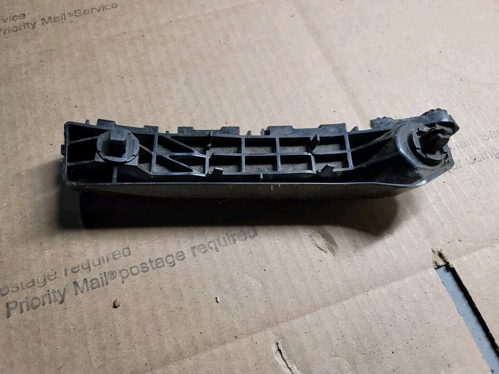 2012-2014 Toyota Yaris  Front Driver Side Bumper Retainer Left LH HL3