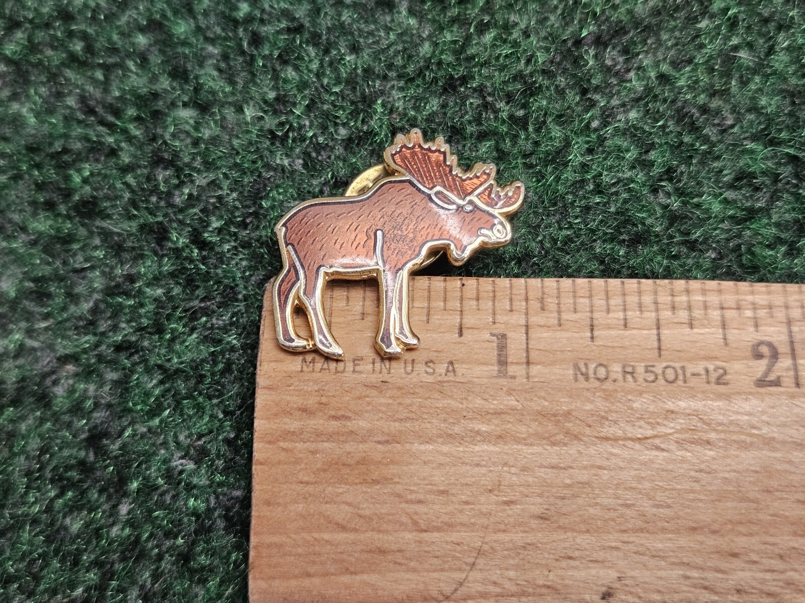 Moose  Pin ~ 90's Brooche Lapel Pin Clasp Brown
