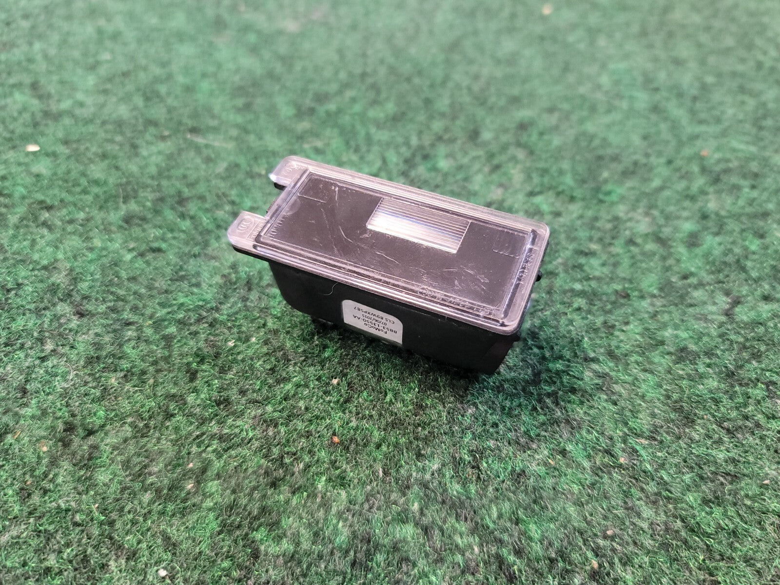 2013-2016 FORD FUSION REAR LEFT OR RIGHT TRUNK LID LICENSE PLATE LIGHT LAMP 10L1