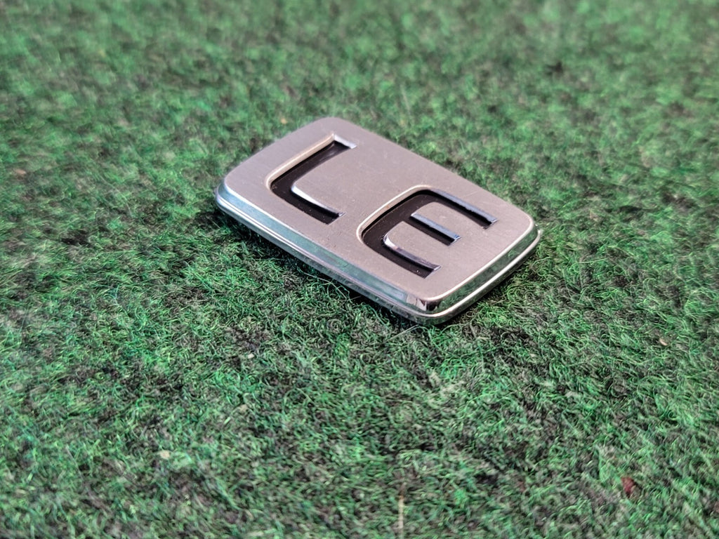 1997 - 2001 Toyota Camry LE Rear Deck Trunk Lid Emblem 75443-33080 2M3