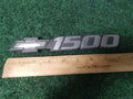 00 01 02 03 04 05 06 CHEVROLET SILVERADO 1500 SIDE EMBLEM BADGE 15707431 8L3