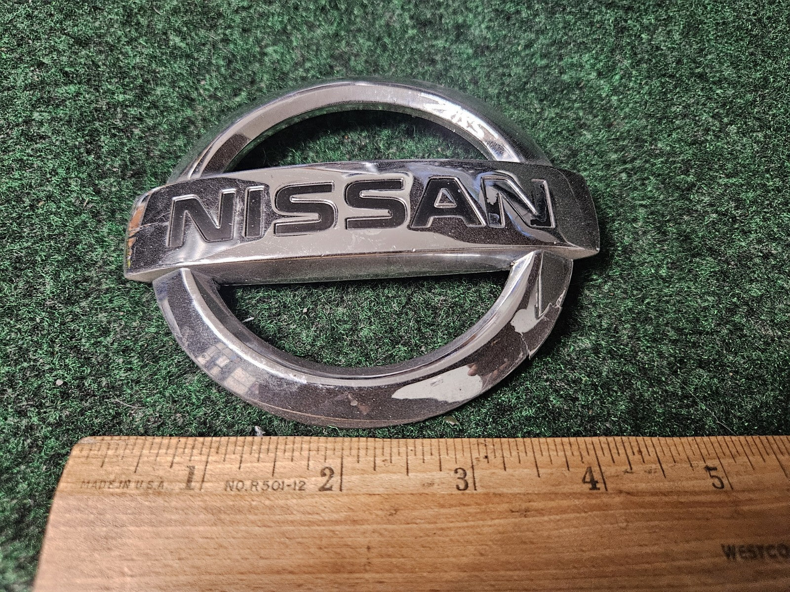 2002 2003 2004 NISSAN XTERRA FRONT CHROME EMBLEM LOGO BADGE SYMBOL OEM 4M5
