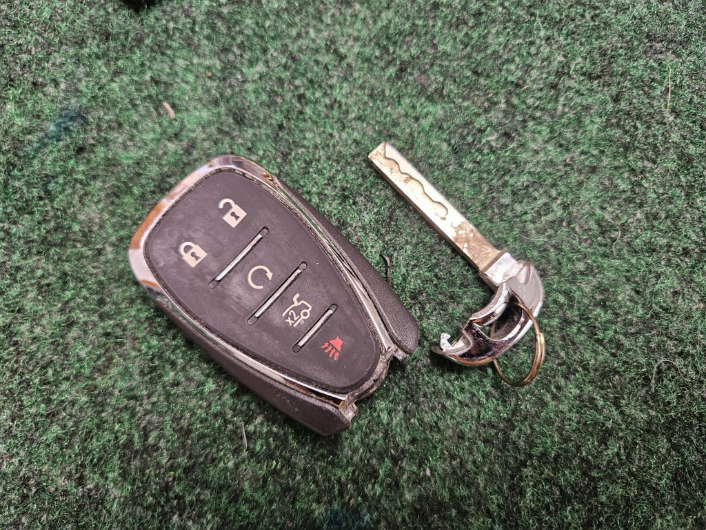 OEM Chevrolet Malibu Cruz Camaro Smart Key Fob w/ 5 Buttons Used Key Cut 7S5
