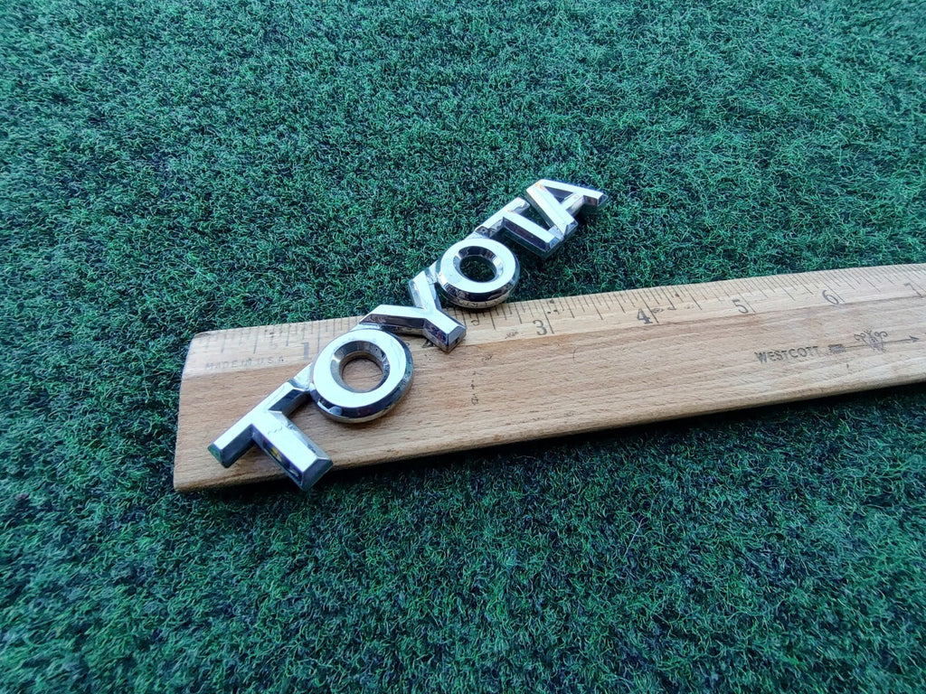Toyota Chrome Plastic 4.5" Emblem Badge Logo Nameplate Name Plate Insignia 10L4