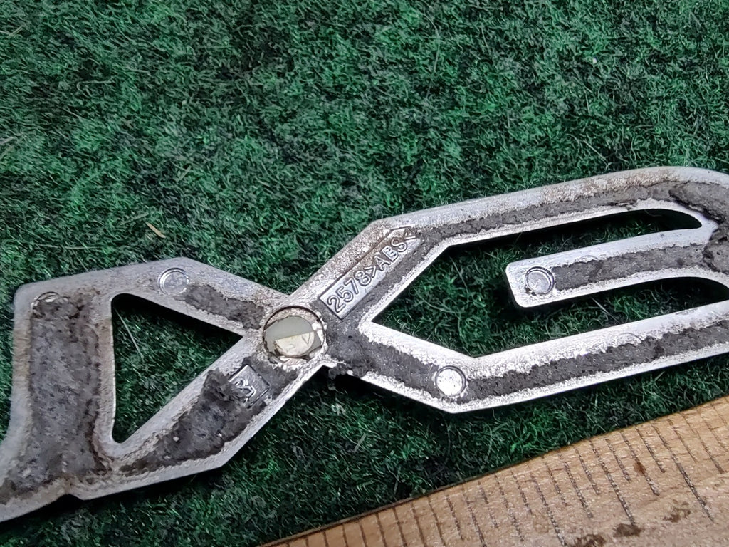 LEXUS ES300 Rear Emblem Trunk Badge Logo Chrome Name Plate Nameplate 3S5