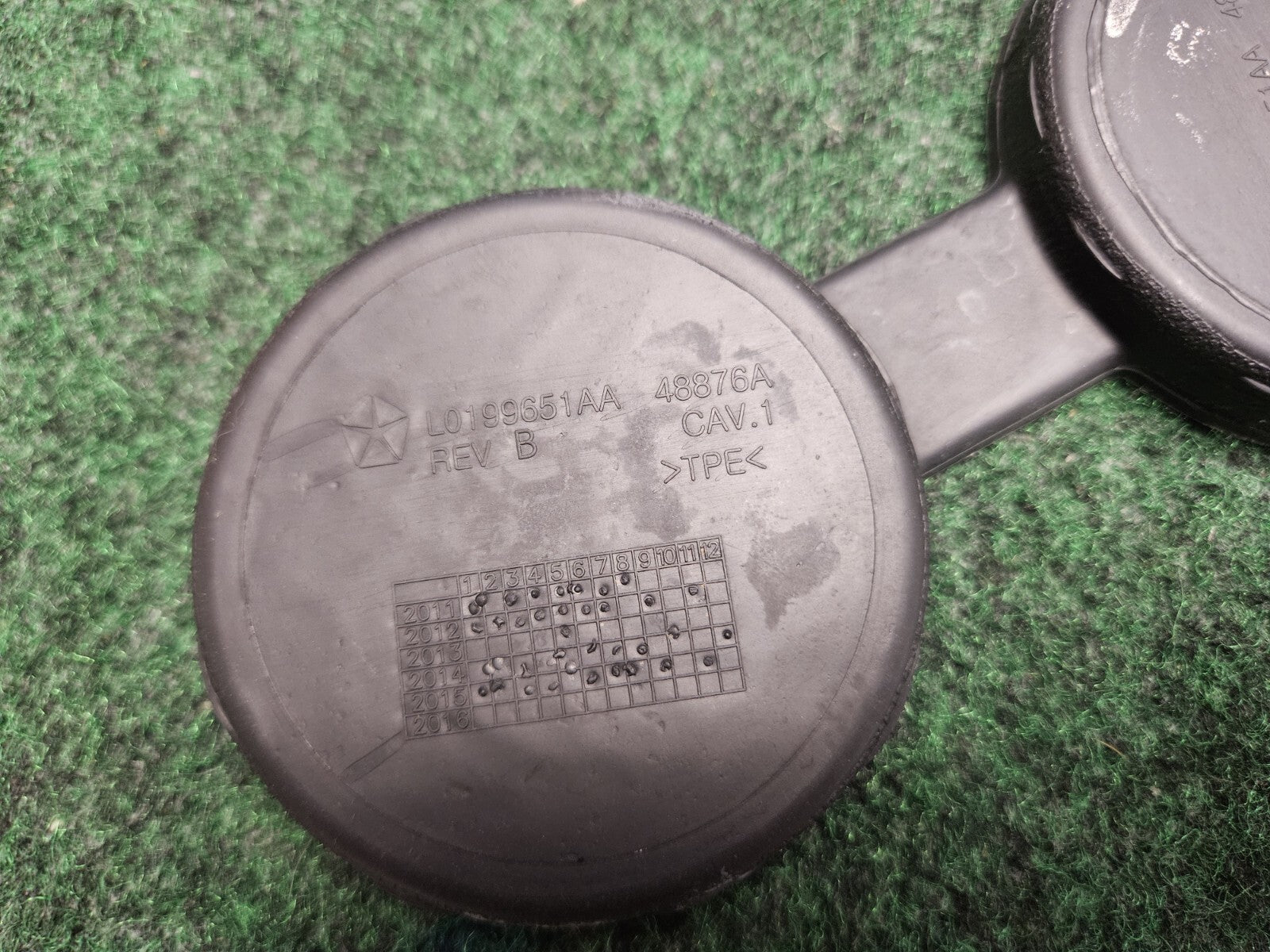 2015-2023 DODGE CHARGER CENTER CONSOLE DUAL CUP DRINK HOLDER MAT INSERT OEM 5M8