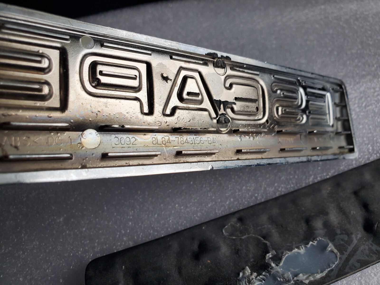 (2)08 09 10 11 12 FORD ESCAPE LIMITED REAR GATE CHROME EMBLEM LOGO BADGE OEM 2L3