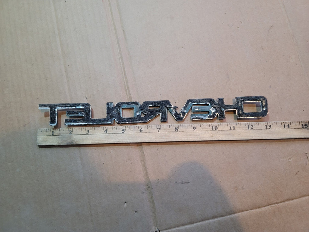 OEM 15998983 Rear Emblem Badge 92-07 Chevrolet Silverado Blazer Tahoe 13" CL4
