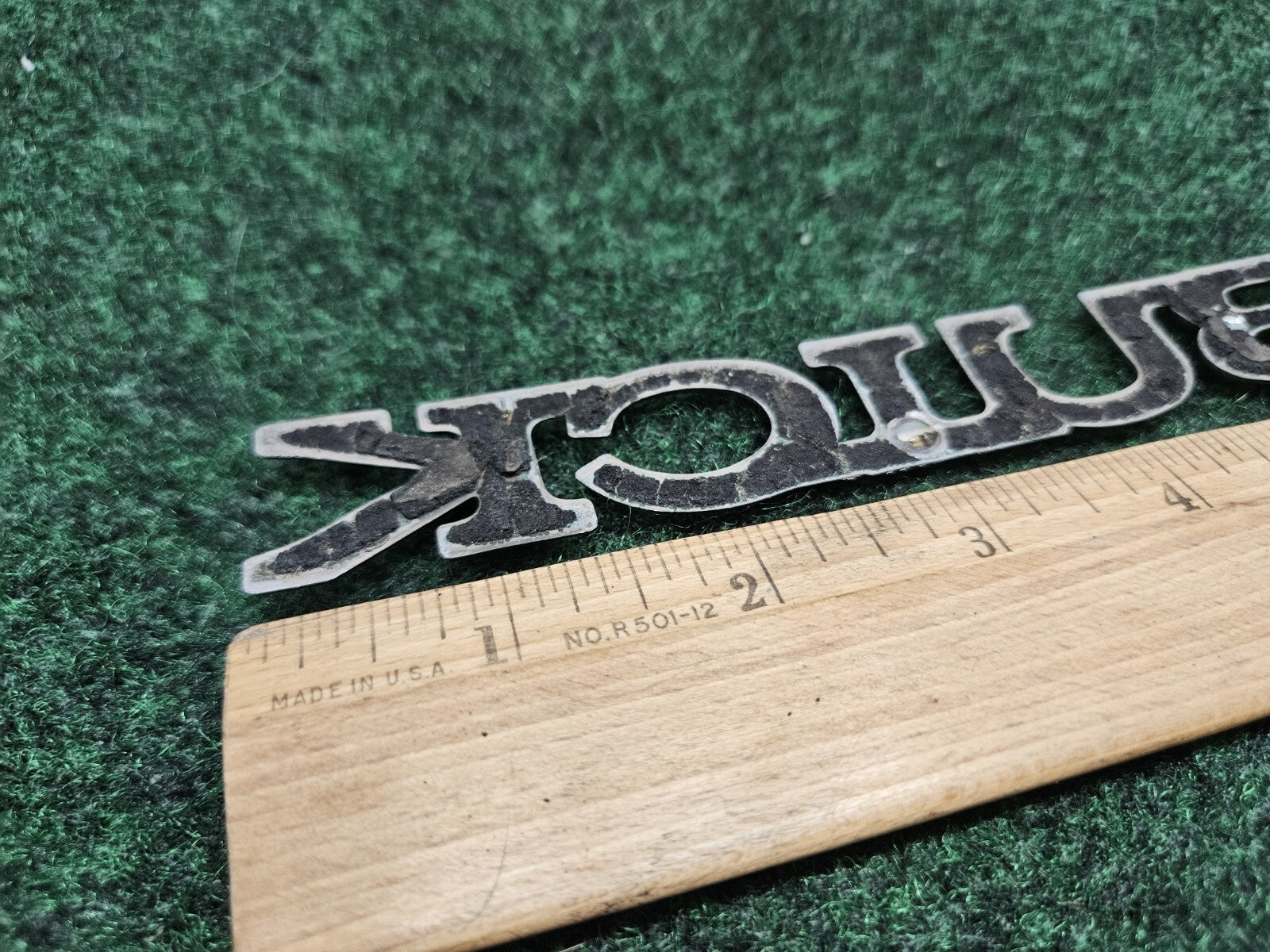 BUICK SIDE EMBLEM LOGO BADGE SYMBOL NAME PLATE BADGE CHROME GL2