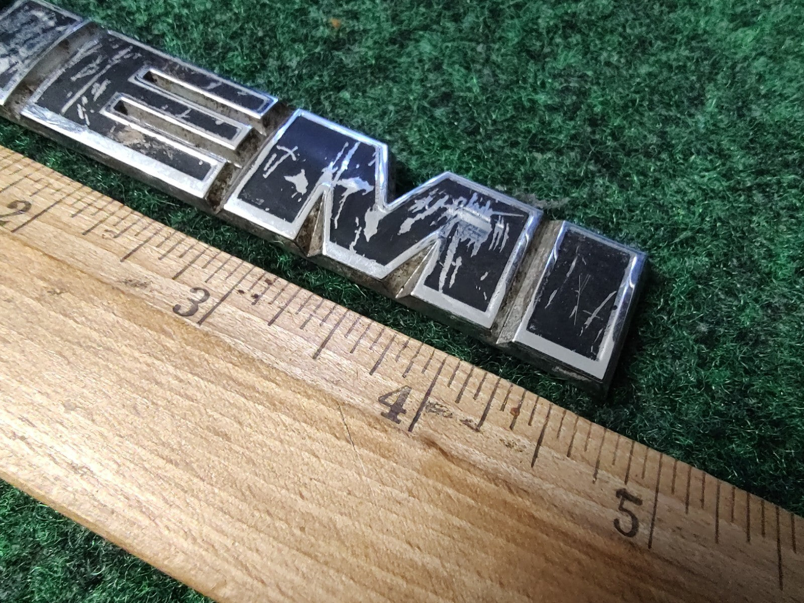OEM 2006 - 2010 Dodge Magnum Charger HEMI Side Emblem Badge Logo 04806328AA 4S4