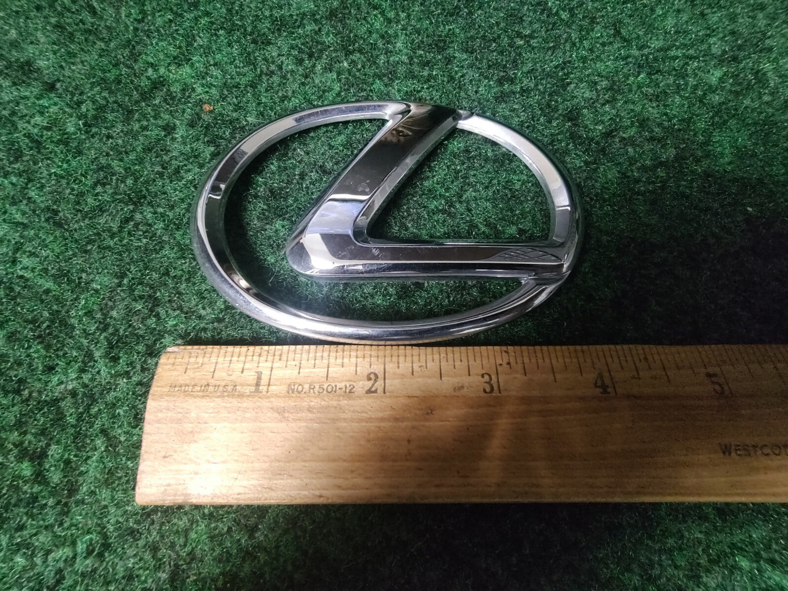 2007-2012 LS460 REAR DECK TRUNK LID EMBLEM BADGE (90975-02084) OEM 9L3