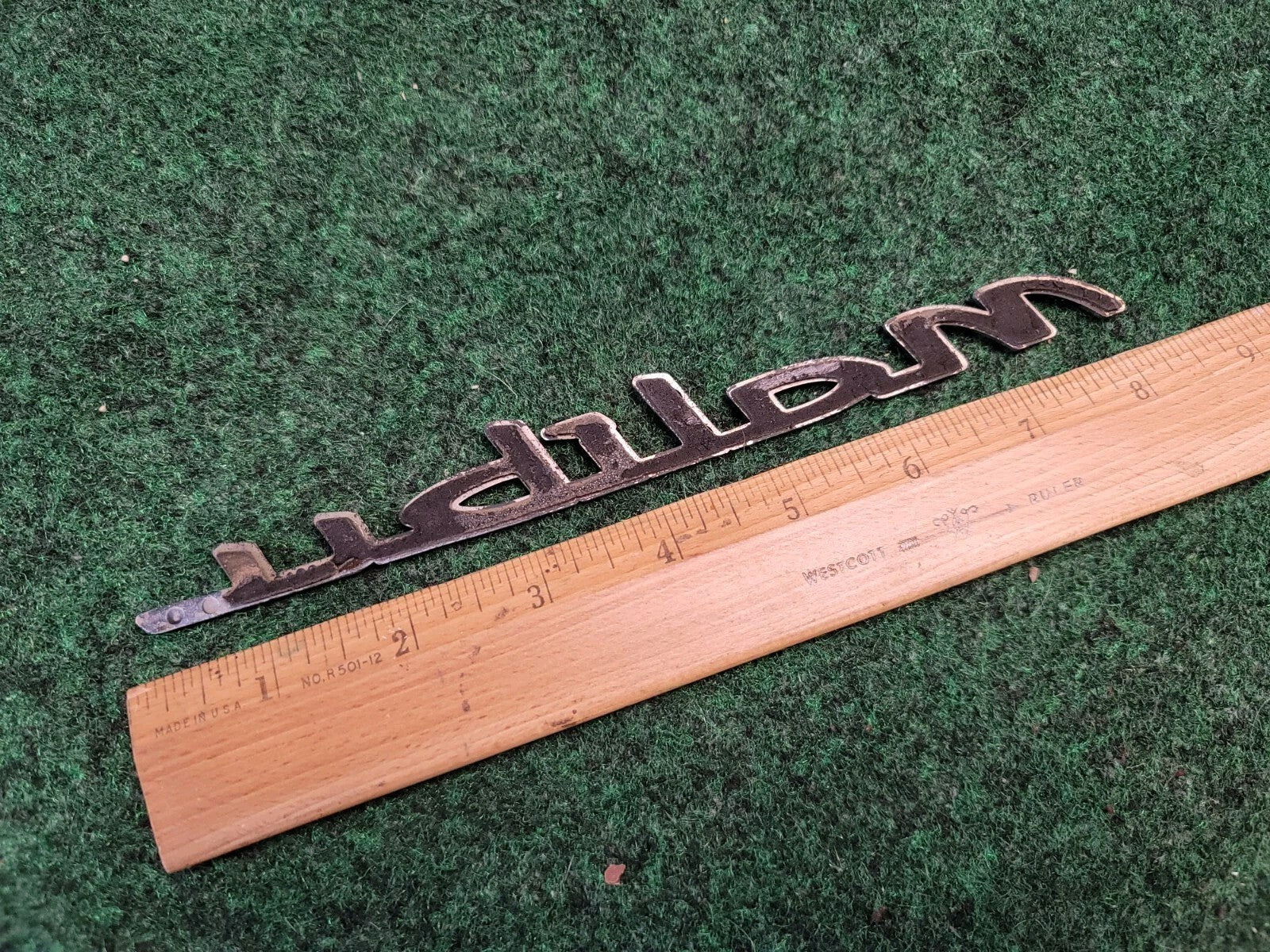 97 98 99 00 01 02 03 CHEVROLET MALIBU REAR GOLD EMBLEM LOGO BADGE SIGN  2M4