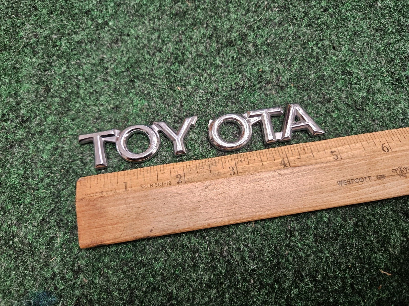 Toyota Chrome Plastic 4.5" Emblem Badge Logo Nameplate Name Plate CRACKED CL4