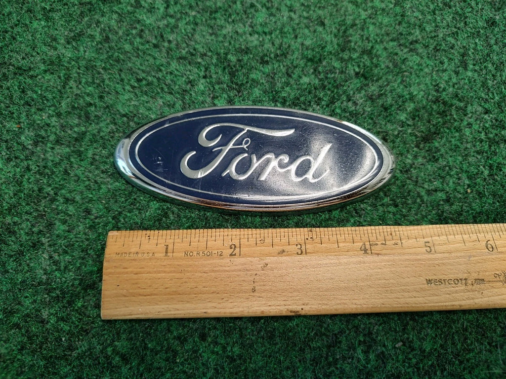 2001-2007 Ford Escape Tailgate Trunk Emblem BADGE YL84-7843500-AB 2S2