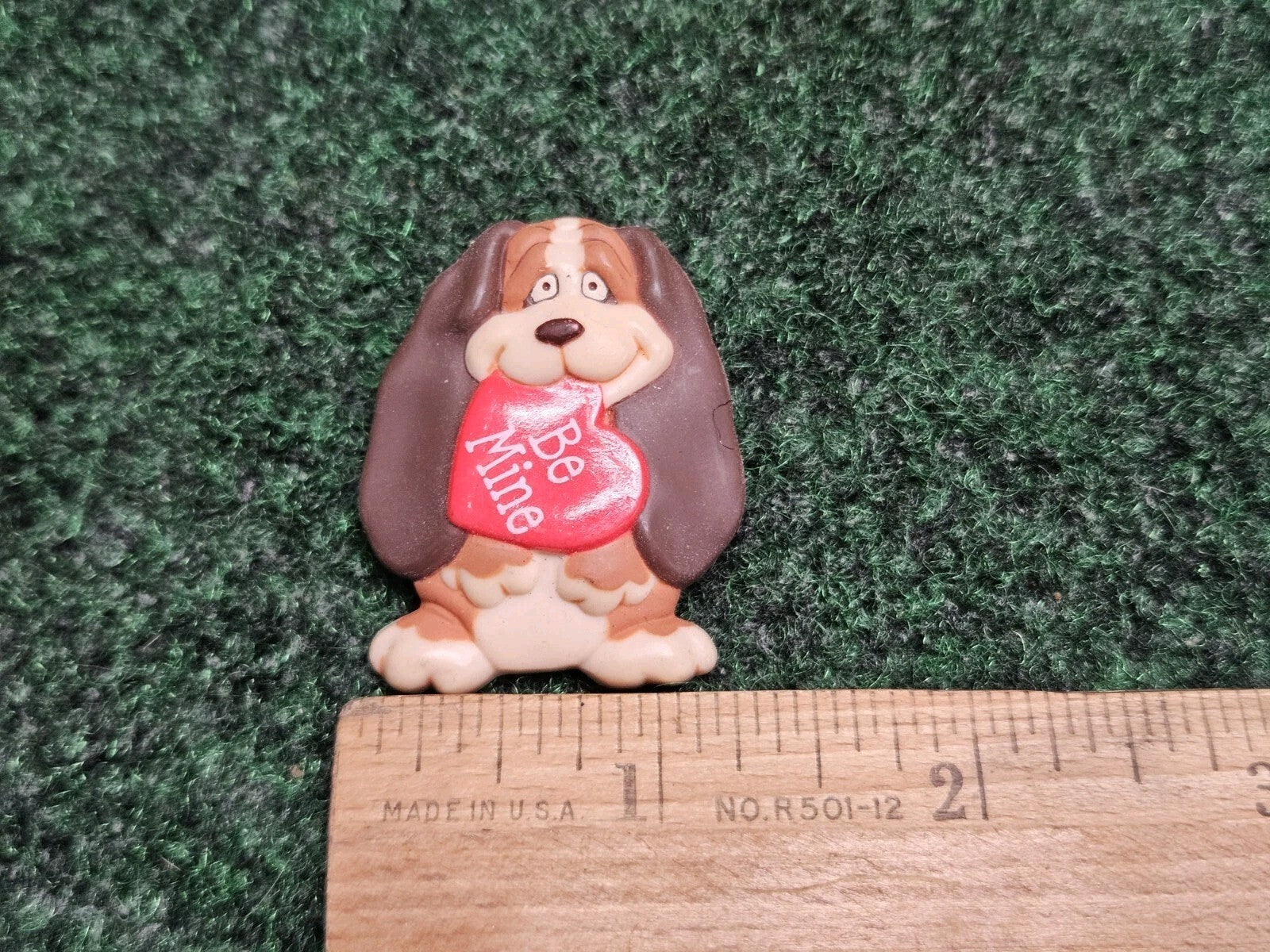VINTAGE HALLMARK BE MINE RED HEART PUPPY DOG VALENTINE LAPEL PIN