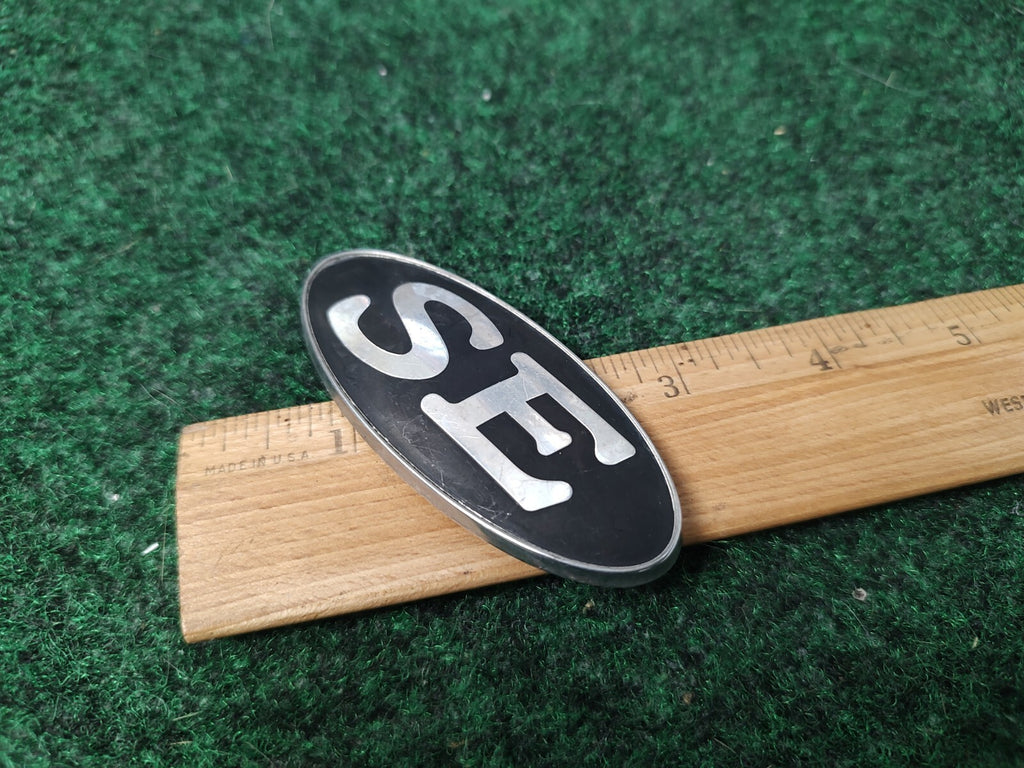 FORD MUSTANG SE CIRCA '98 REAR EMBLEM OEM 97BB F16098 1M4