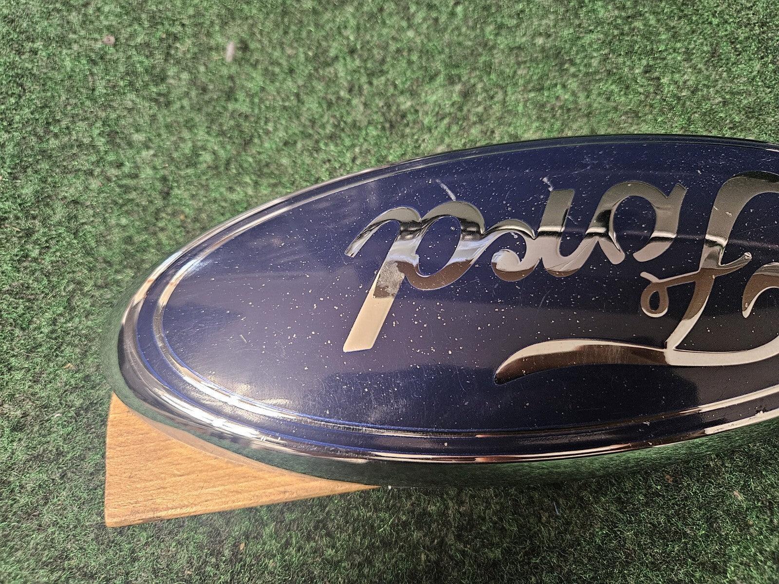 Ford Taurus Front Grille Emblem 9" Oval Badge OEM 7T43-15402A16-AA 2L3