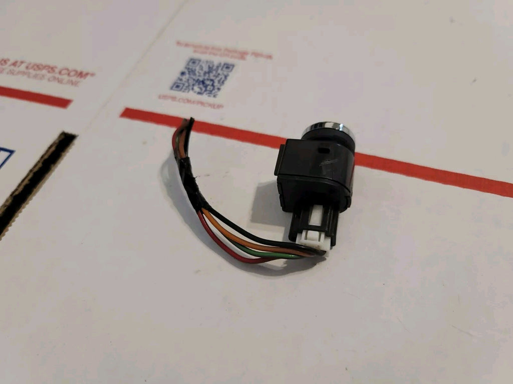 2014 - 2020 JEEP GRAND CHEROKEE FUEL FILLER DOOR LID OPEN SWITCH 68164107AA 7L7