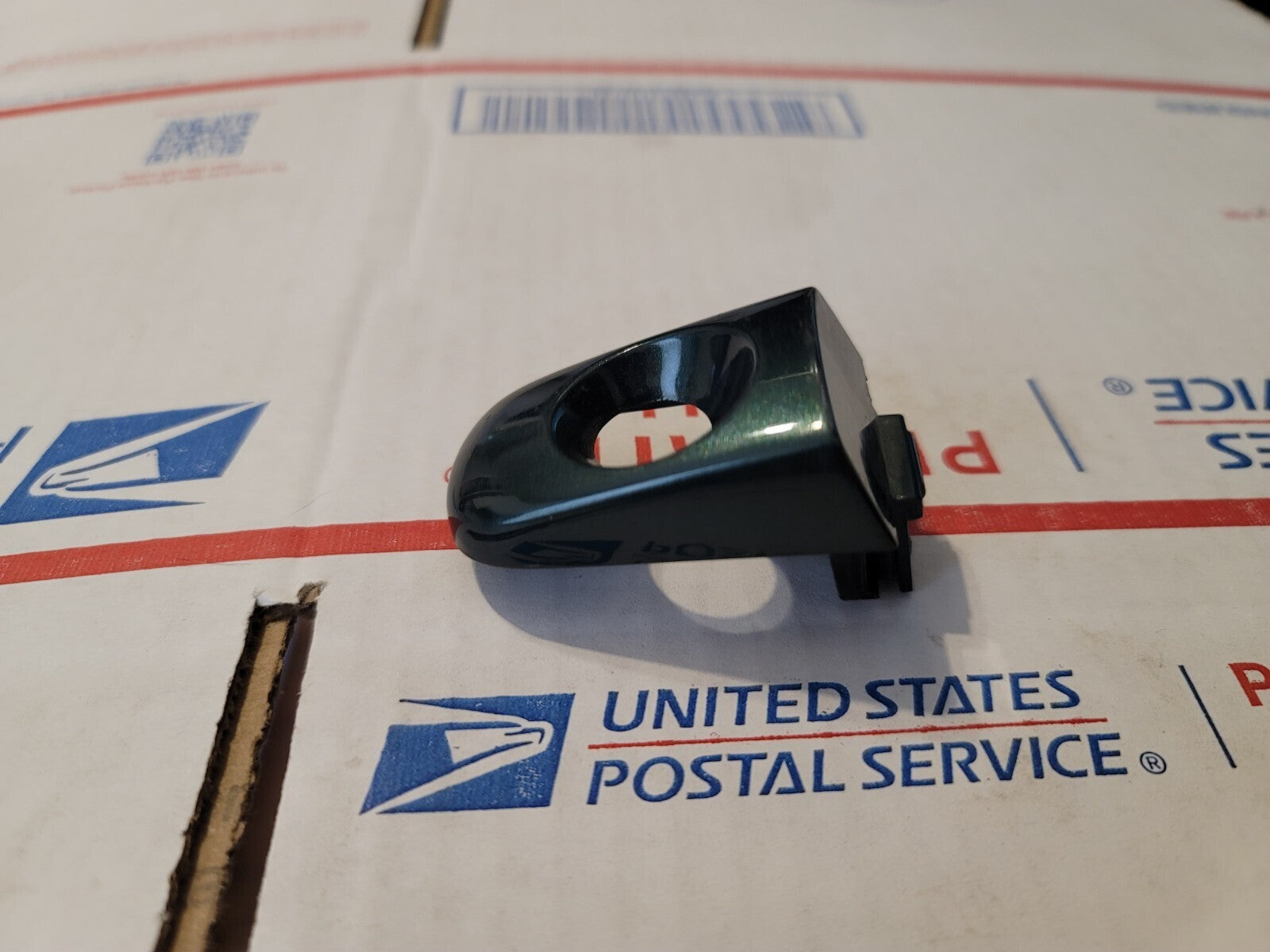 2009-2012 Chevrolet Traverse Exterior Door Driver Handle Cover OEM GREEN 7L3
