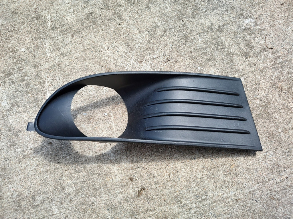 2009-2012 Dodge Journey OEM Genuine Lower Grille Fog Bezel RH 05178284AB LT9