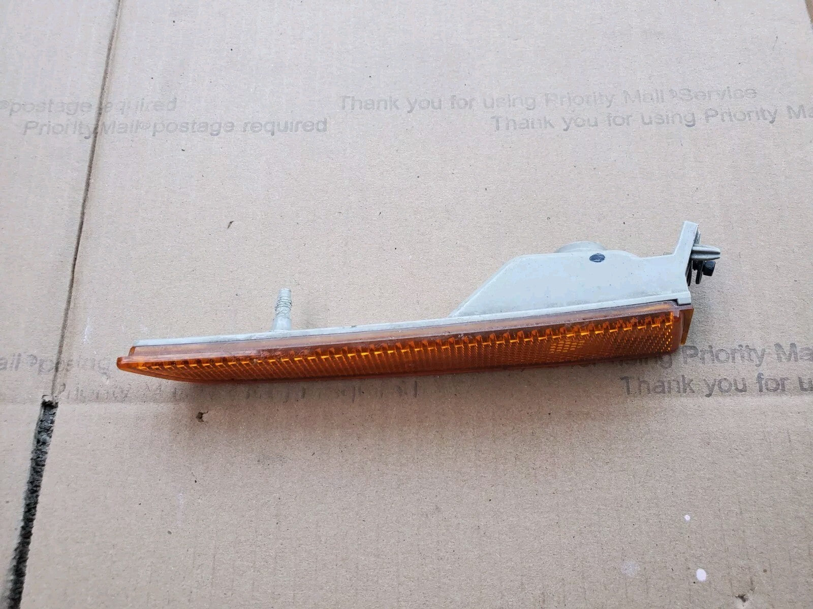 2010-2012 FORD FUSION SE FRONT RIGHT PASSENGER SIDE BUMPER MARKER LAMP OEM 3L4