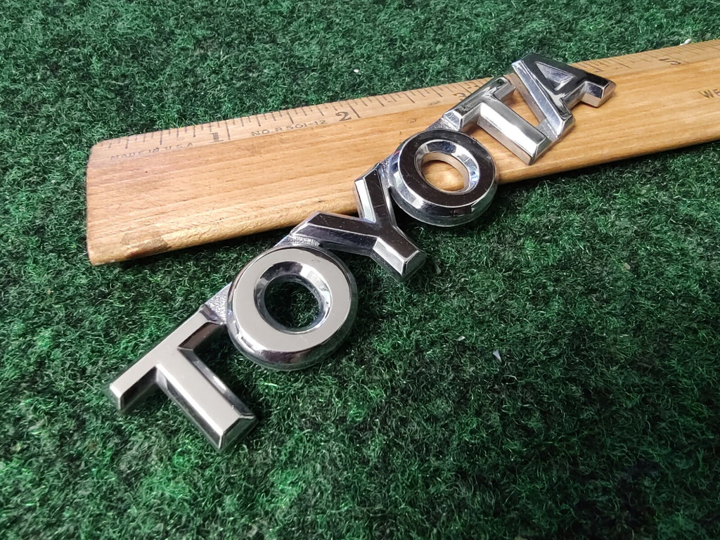 2000-2004 Toyota Avalon Rear Trunk Lid Emblem 4.25'' Chrome OEM 75447AC020 3S6