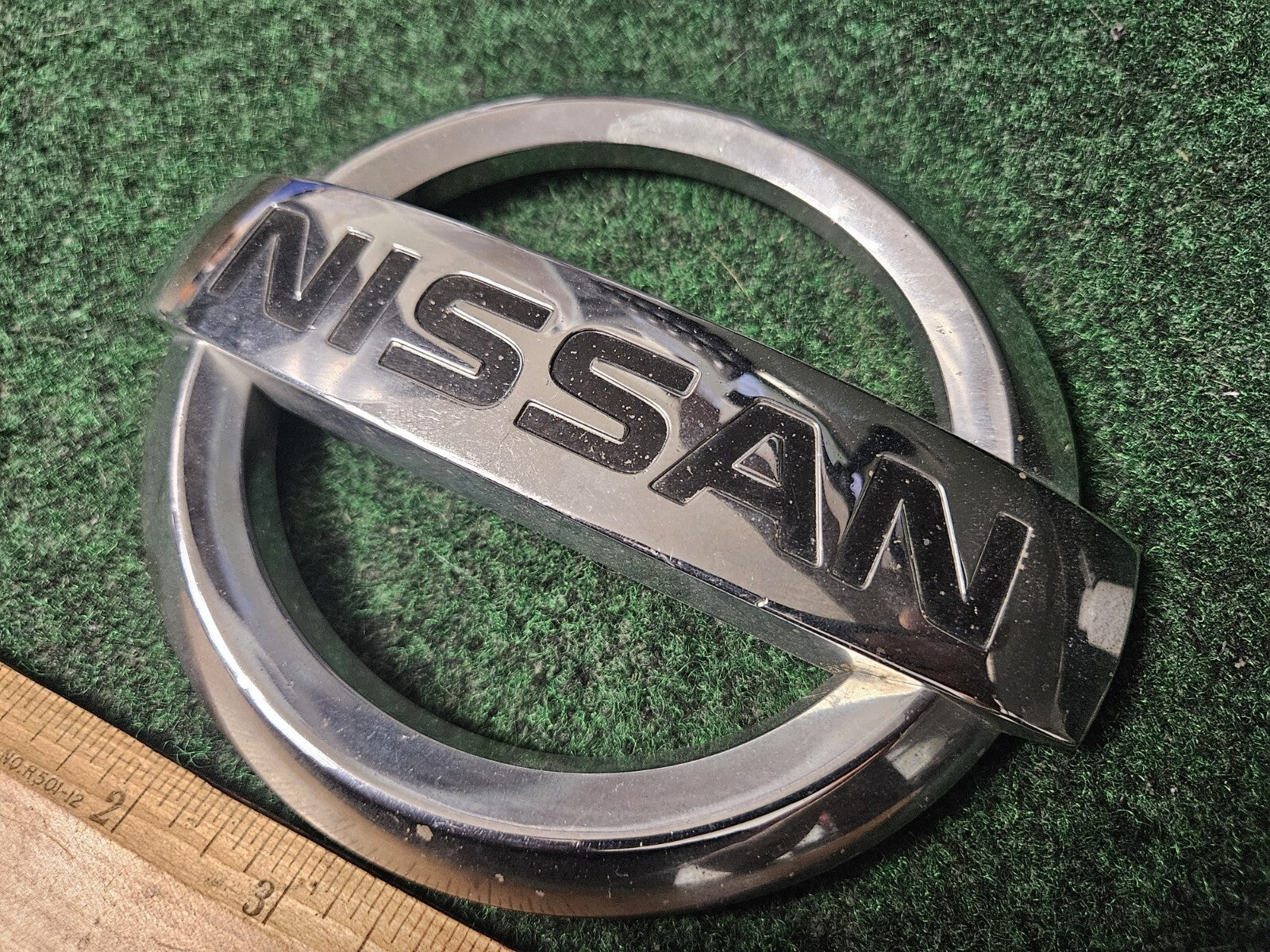 2004 2006 2008 2010 2012 2014 2015 Nissan Titan Armada Grille Emblem OEM 4M4