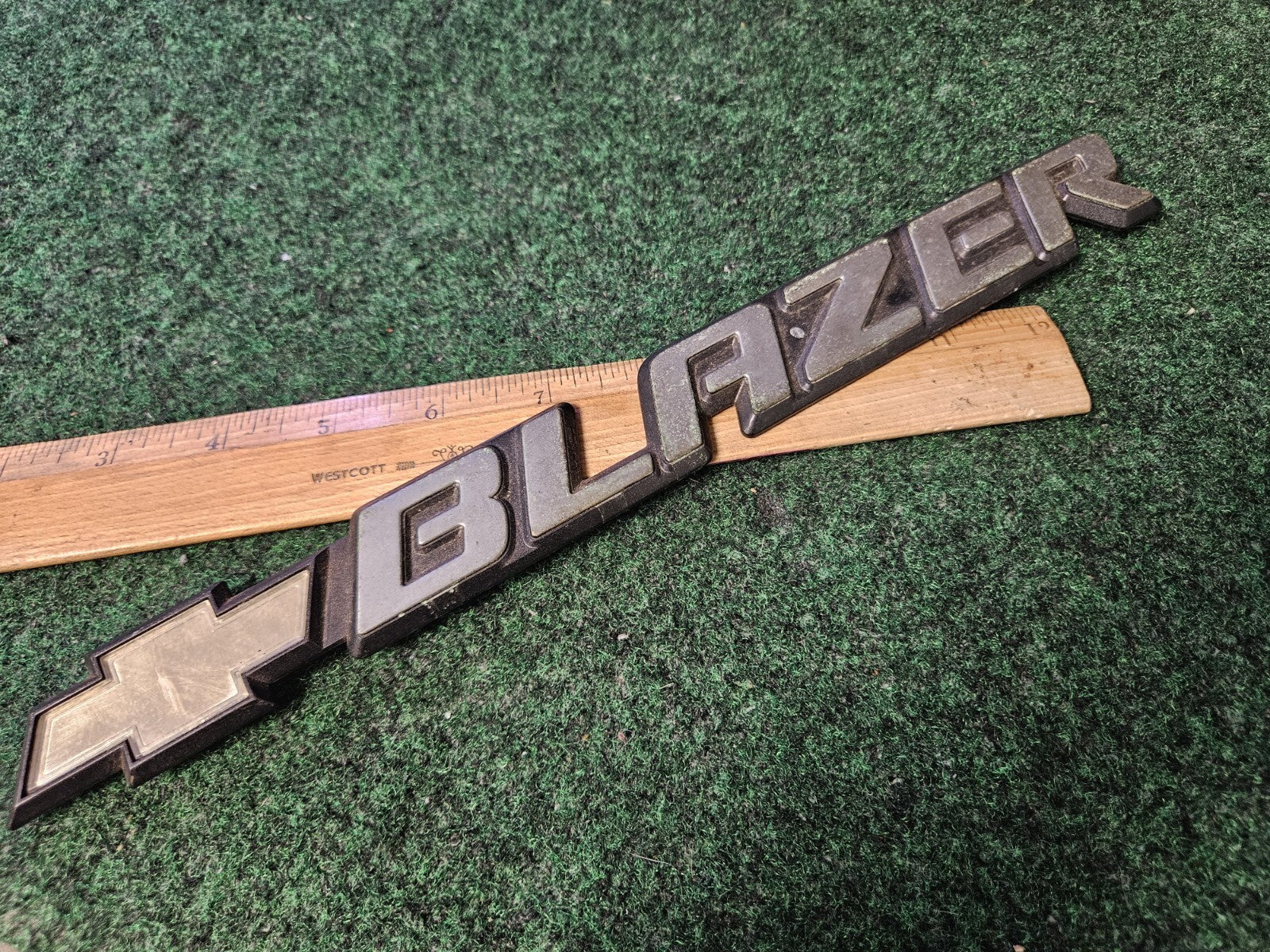1995-2005 Chevy  Blazer Chrome 12" Tailgate Emblem Badge Logo Name 15672283 4M9