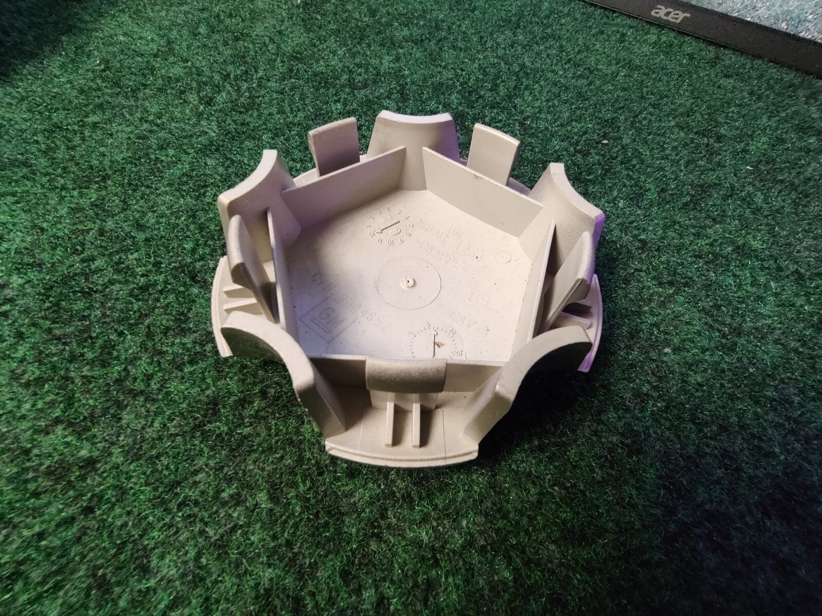 OEM Center Cap for 2005-2008 Chevy Corvette Tan 9594652 5207 5209 BL2