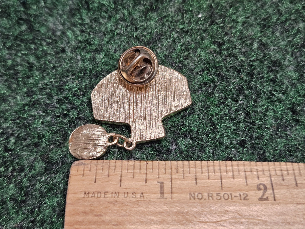 Sports Pendant PIN BADGE Brooch  BASKETBALL BALL NET HOOP