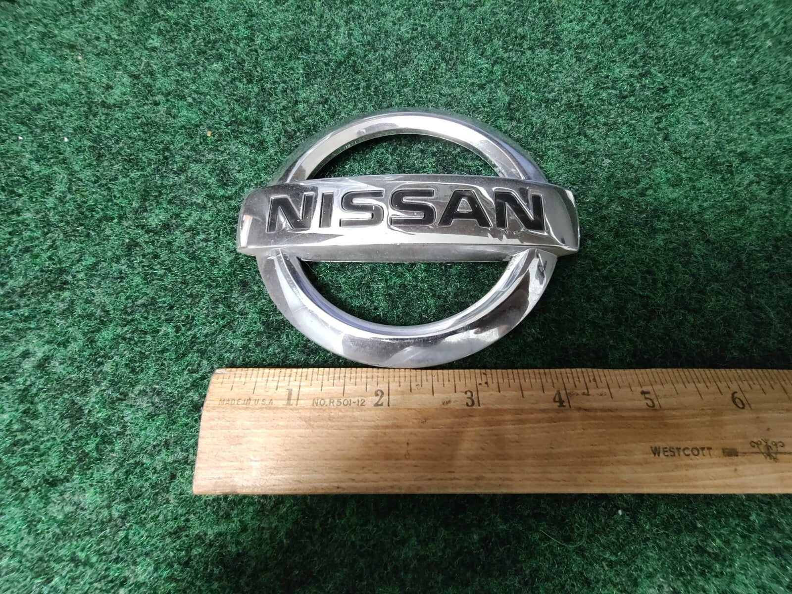 2002 2003 2004 NISSAN XTERRA FRONT CHROME EMBLEM LOGO BADGE SYMBOL OEM 7S2