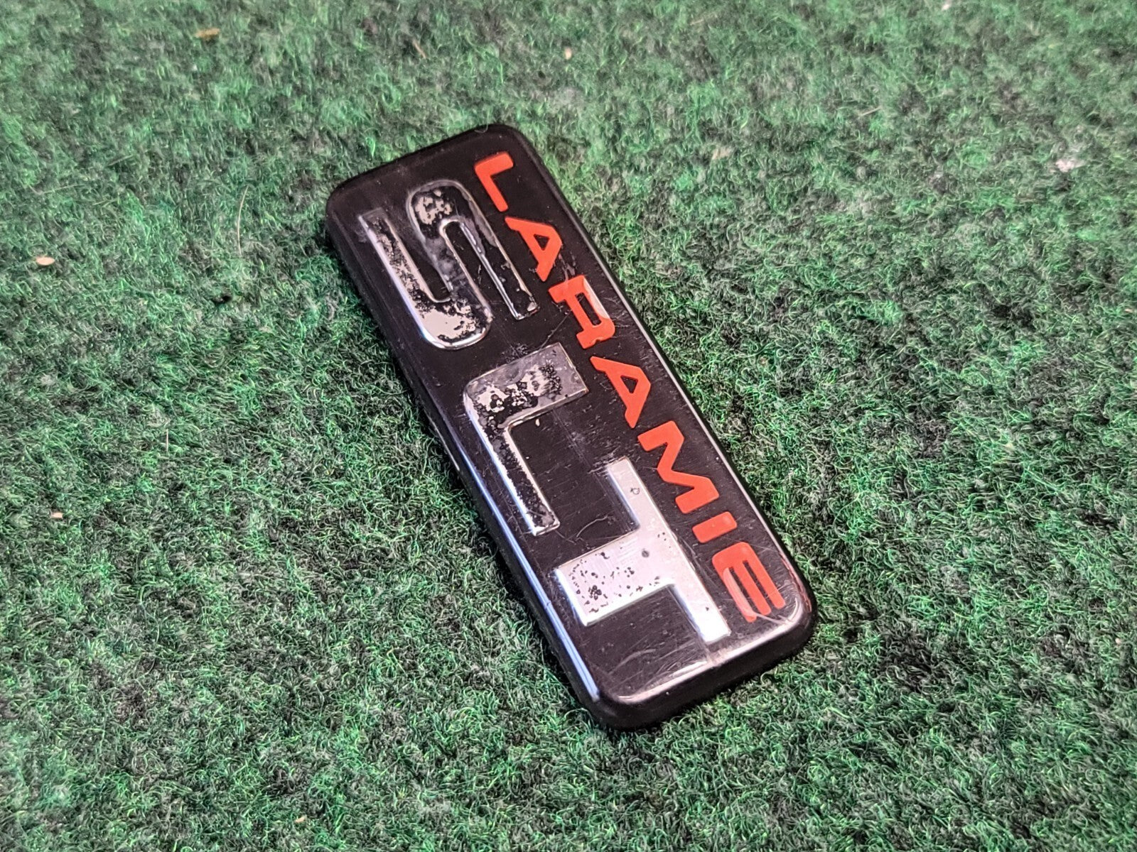 94 95 96 97 98 99 00 01 DODGE RAM SLT LARAMIE SIDE EMBLEM LOGO BADGE 2M7