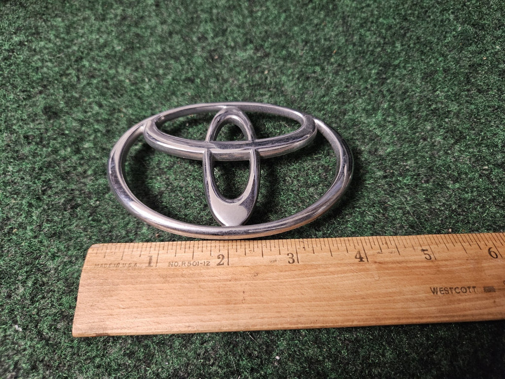 Toyota Chrome Emblem Logo Symbol Badge Name Plate Nameplate ~4" 9L2